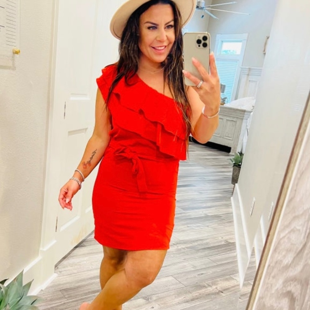 Sz S red one shoulder ruffle mini dress